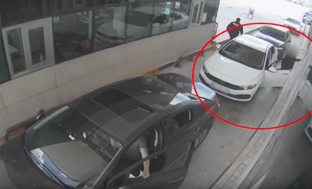 Bakan Yerlikaya açıkladı: Sevenler suç örgütüne operasyon! Göçmenin araç motorundan çıkış anı kameralara yansıdı 1
