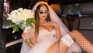 M&uuml;stehcenlik su&ccedil;lamasıyla yargılanmıştı! &Uuml;lkeyi terk etti 