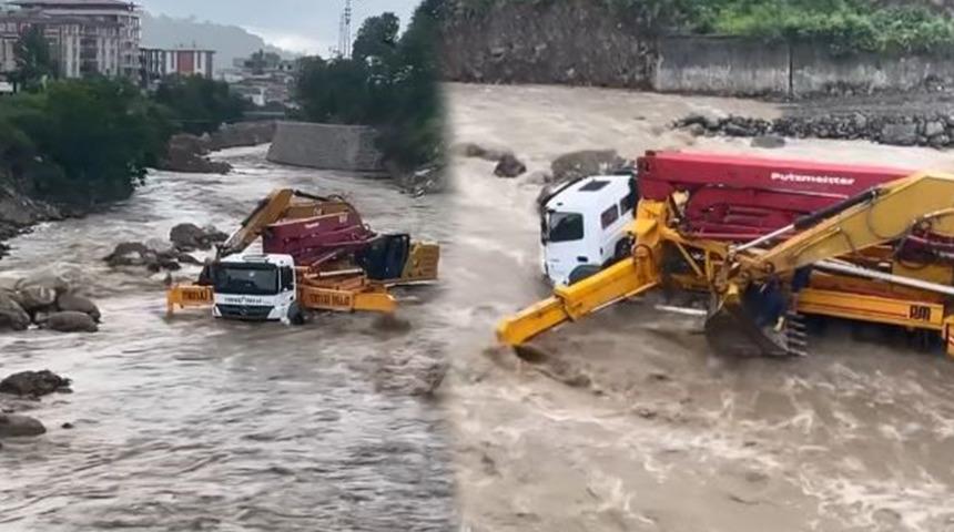 Artvin’de panik anları: İş makineleri bir anda yükselen dere sularının ortasında kaldı!