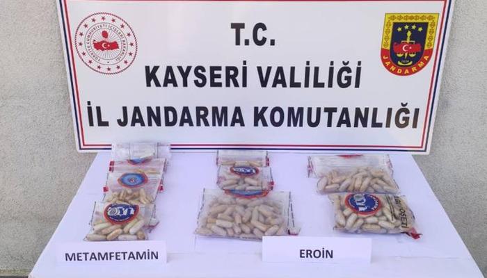 20403263-700x400 Mide ve bağırsaklarında 3 kilo uyuşturucuyla yakalandılar