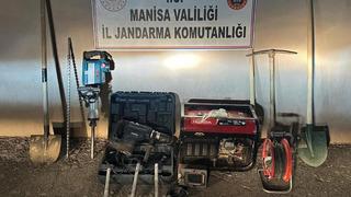 Ormanlık alanda kaçak kazıya suçüstü