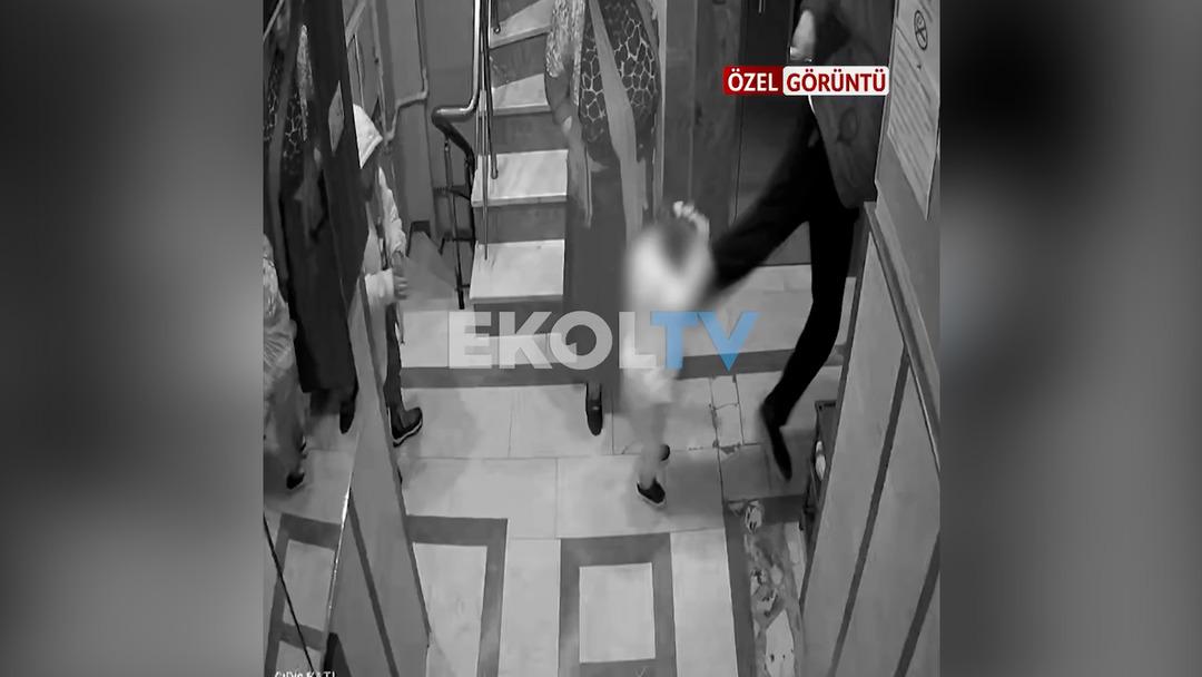 1200xauto Eyüpsultan'da kan donduran görüntüler! Öz kızına tekme atıp merdivenlerden yuvarladı