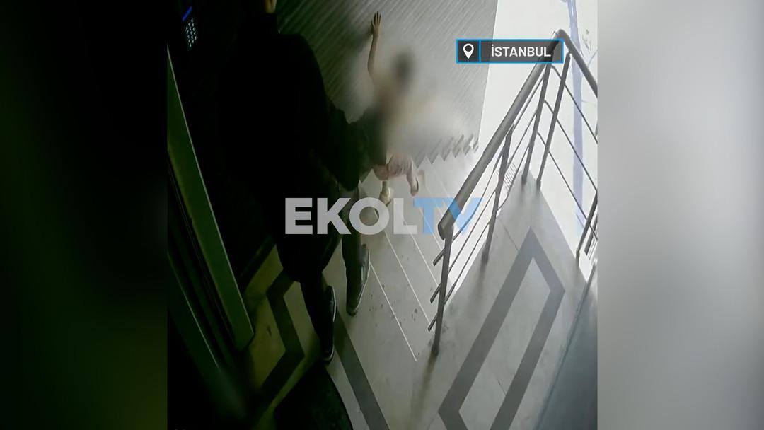 1200xauto Eyüpsultan'da kan donduran görüntüler! Öz kızına tekme atıp merdivenlerden yuvarladı