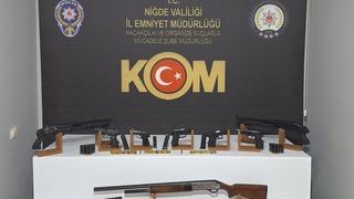 Niğde'de ruhsatsız silah operasyonu! 6 ruhsatsız tabanca, 3 kurusıkı tabanca, 4 ruhsatsız tüfek ele geçirildi