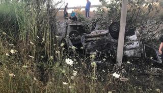Antalya'da hafif ticari araç şarampole devrildi, sürücü hayatını kaybetti