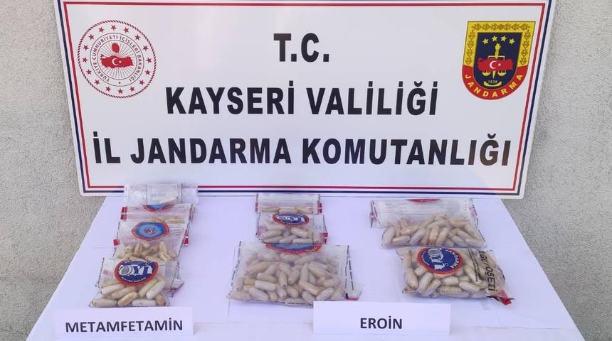 Kayseri'de mide ve bağırsaklarında uyuşturucu bulunan 3 zanlı tutuklandı