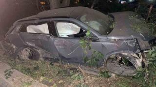 Takla atarak hurda haline gelen otomobilden şans eseri yaralı kurtuldu