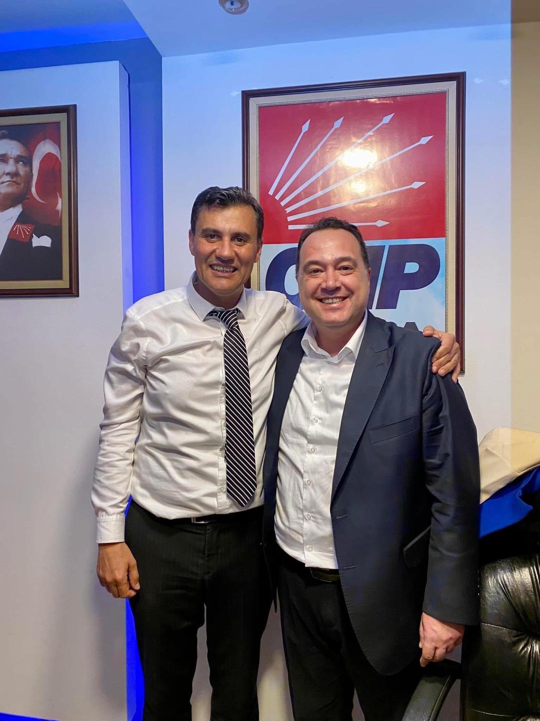 1200xauto Ferdi Zeyrek'in vefatının ardından Manisa Büyükşehir Belediye Başkanlığı’na seçilmişti! Besim Dutlulu'nun paylaşımı sosyal medyada tepki çekti
