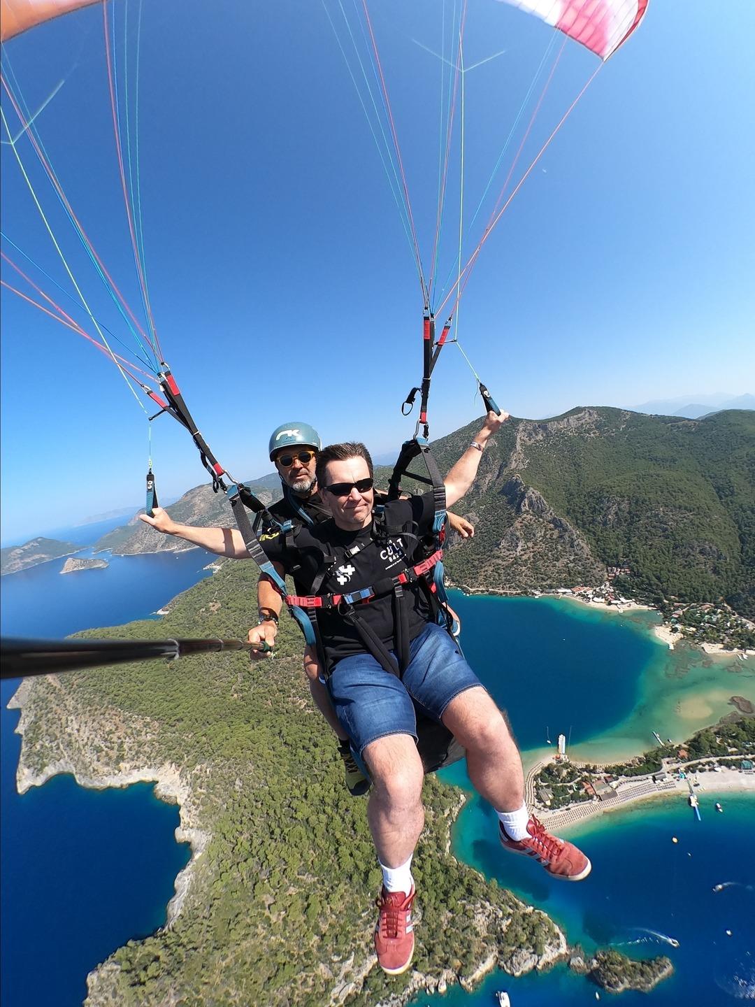 AA-20250618-38316823-38316822-GORME_ENGELLI_INGILIZ_TURISTIN_UCMA_HAYALI_GERCEKLESTI