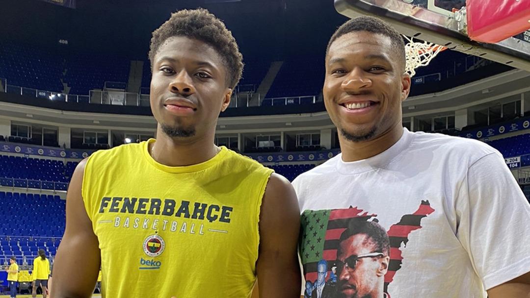 NBA yıldızı Antetokounmpo nun Fenerbahçe yanıtı olay oldu! 3