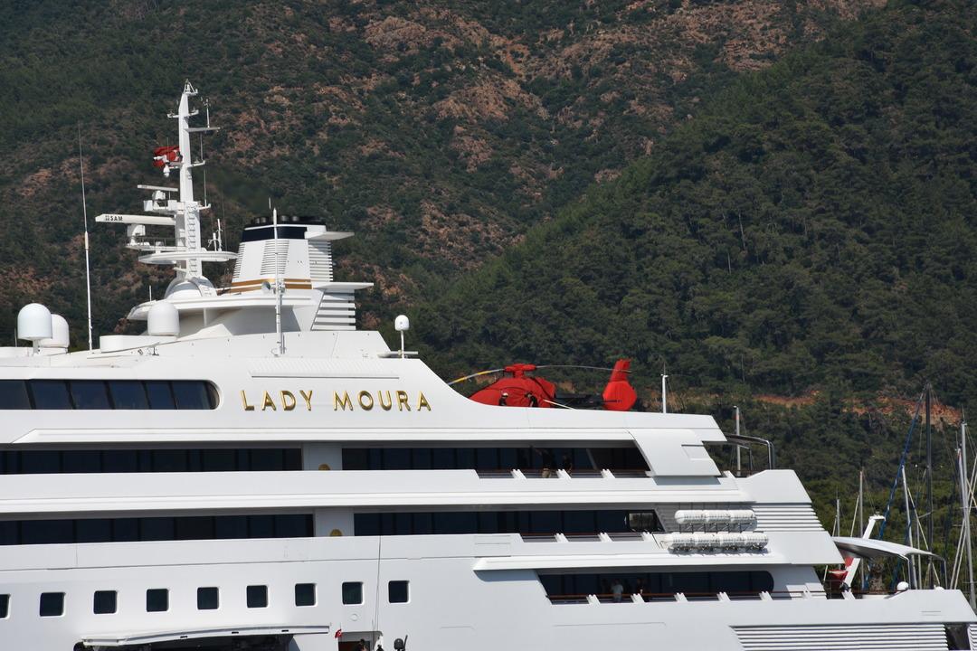 1200xauto Meksikalı iş insanına ait lüks yat "Lady Moura" Marmaris'te! Güvertesinde kumsal sahili de var!