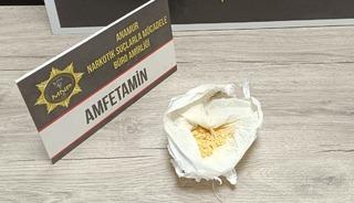Uyuşturucu satıcısına suçüstü
