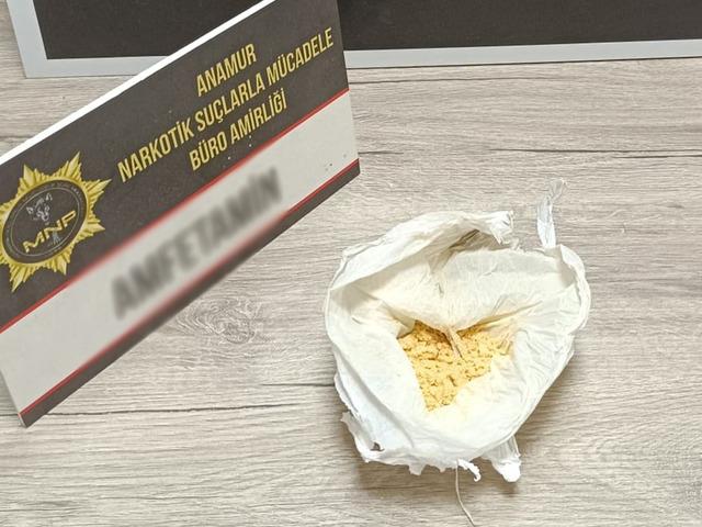 Anamur'da uyuşturucu satıcısı yakalanıp tutuklandı