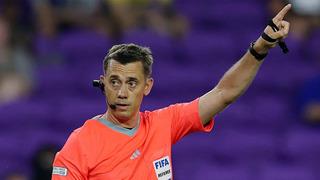 Yeni kural Kulüpler Dünya Kupası'nda uygulandı... Kaleci Kuralı tam anlayamadım...''