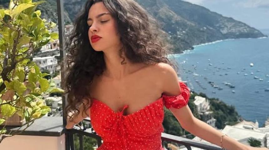 Bir Gece Masalı finali sonrası iddialı pozlar! Su Burcu Yazgı Coşkun peş peşe yayınladığı kareleri yorumlara kapattı