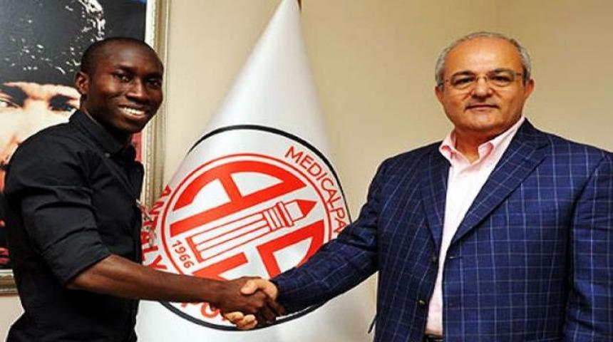 Antalyaspor Lamine Diarra ile imzaladı