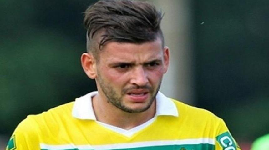 Aybaba iki Sırp'ı g&ouml;z&uuml;ne kestirdi