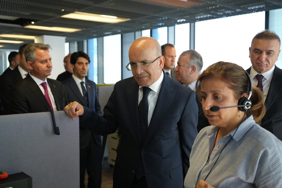AA-20250619-38320683-38320682-BAKAN_SIMSEK_YURT_DISINDAN_ODUL_ALAN_VIMERI_ZIYARET_ETTI