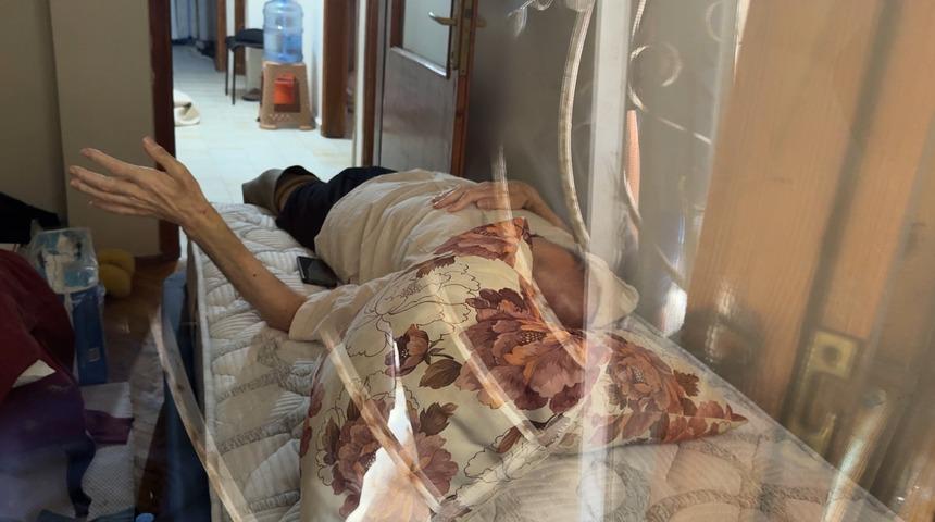 Yatakta can çekişen babaya oğlundan pes dedirten sözler: "Seni burada ölüme terk ediyorum artık"