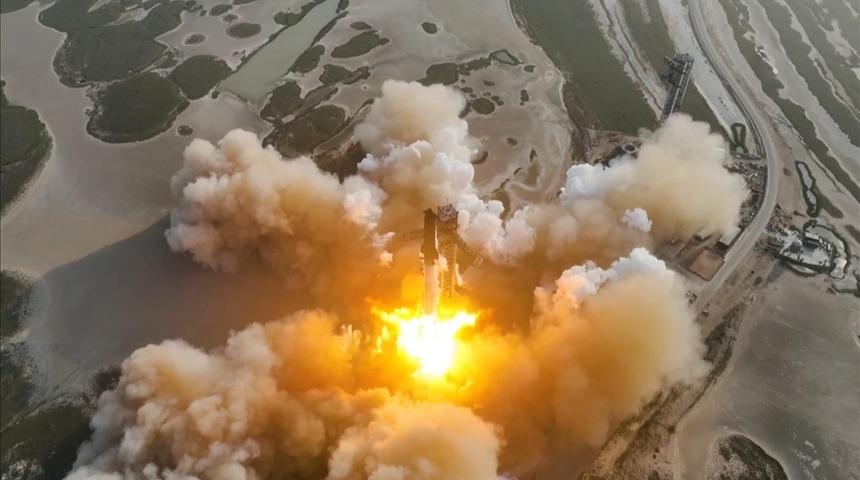 SpaceX'in roketi Starship, deneme uçuşu öncesinde arızalanarak patladı!
