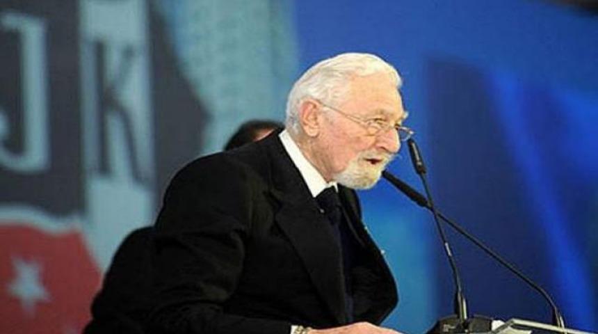 Beşiktaş'ın efsane başkanı d&ouml;n&uuml;yor mu?