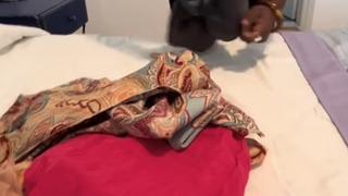 Uçakta ekstra bagaj ödememek için yeni yöntem buldu! En az 10 kıyafetini sığırdı! Şeytanın aklına gelmez