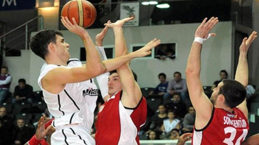 Kartal evinde yenildi..!