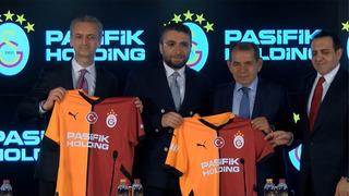Galatasaray Başkanı Dursun Özbek ve Başkan Vekili Abdullah Kavukcu'dan sponsorluk anlaşması sonrası transfer açıklaması...