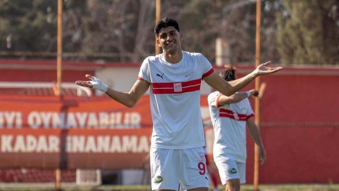 Adı Galatasaray ile anılan milli golcü Ali Habeşoğlu Bodrumspor a imza attı...  2