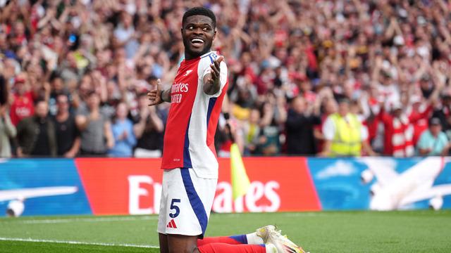 Galatasaray ve Fenerbahçe de transferde rota İngiltere! Thomas Partey'in menajeri ezeli rakipleri birbirine soktu... 