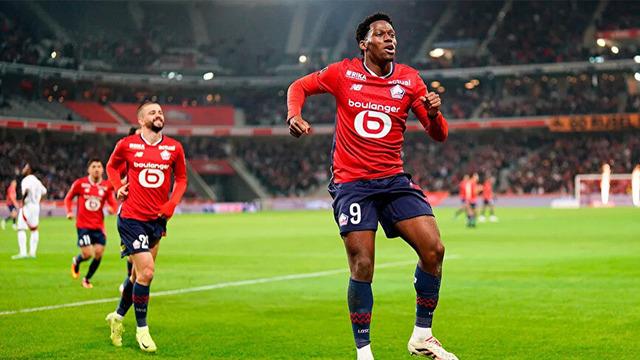 Fenerbahçe de golcü krizi yaşanıyor! Mourinho'nun bir isteği daha olmadı... Evann Guessand'dan kötü haber