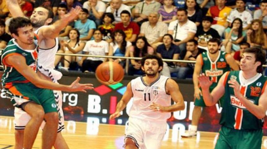 Beşiktaş yıkıldı, Banvit finalde!