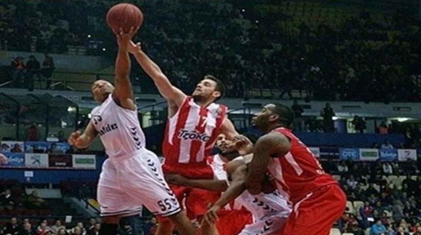 Beşiktaş komşuda yıkıldı