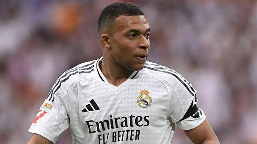 Real Madrid den resmi açıklama geldi! Yıldız isim Kylian Mbappe hastaneye kaldırıldı 2