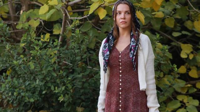 Yaren Güldiken'den sere serpe poz! Hayranlarını mest etti