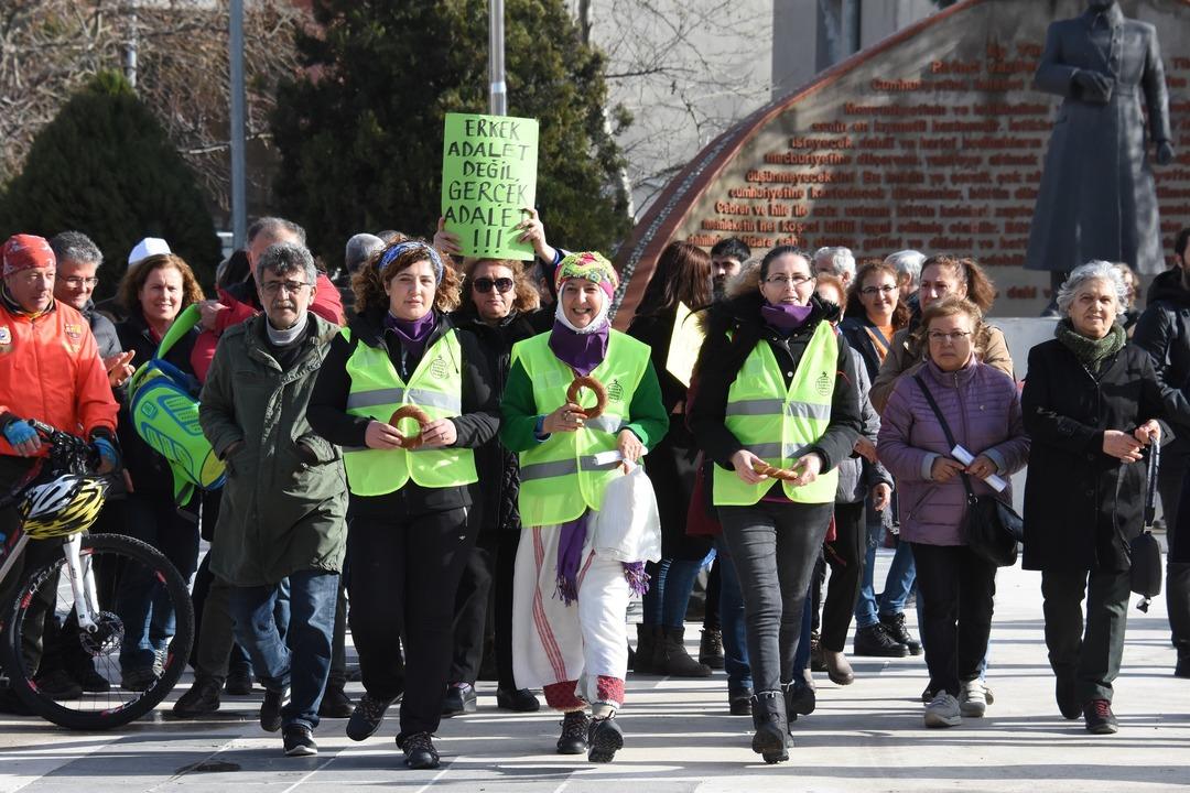&Ccedil;anakkale'den TBMM'ye y&uuml;r&uuml;yorlar! Bir kahramanlık &ouml;yk&uuml;s&uuml;