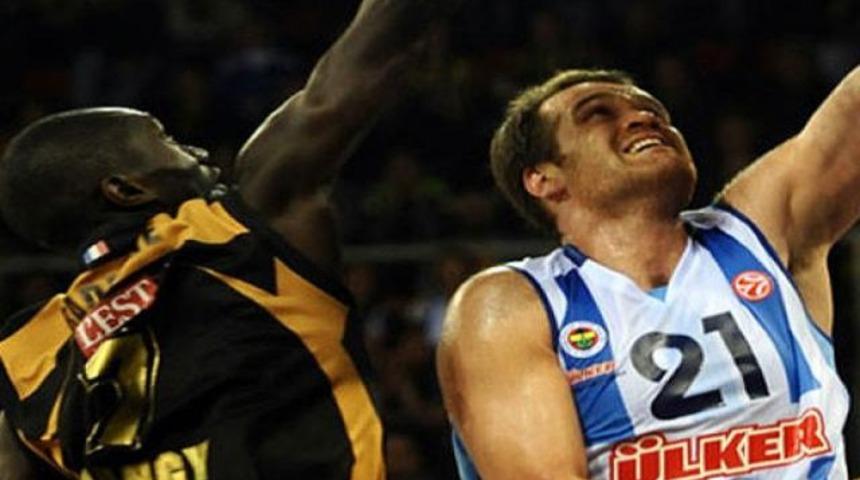 F.Bah&ccedil;e &Uuml;lker deplasmanda coştu!