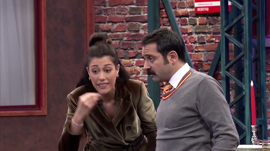 İnternet servis ararken dikkat! Ünlü oyuncu fena dolandırıldı | 25 bin TL'yi hemen ödedi ama...