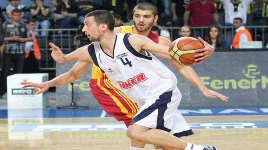 Fener'e derbi &ouml;ncesi b&uuml;y&uuml;k şok!