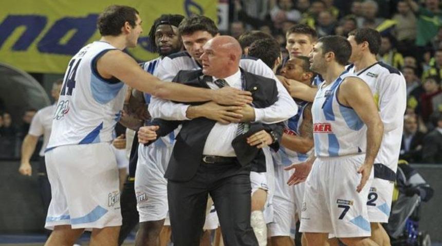 Fenerbah&ccedil;e'ye 2 ma&ccedil; ceza!