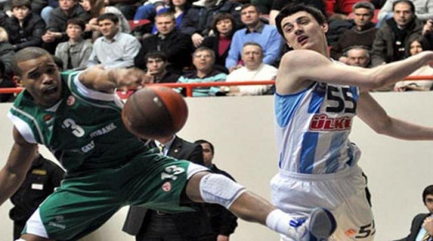 Fenerbah&ccedil;e &Uuml;lker Rusya'da dondu kaldı!