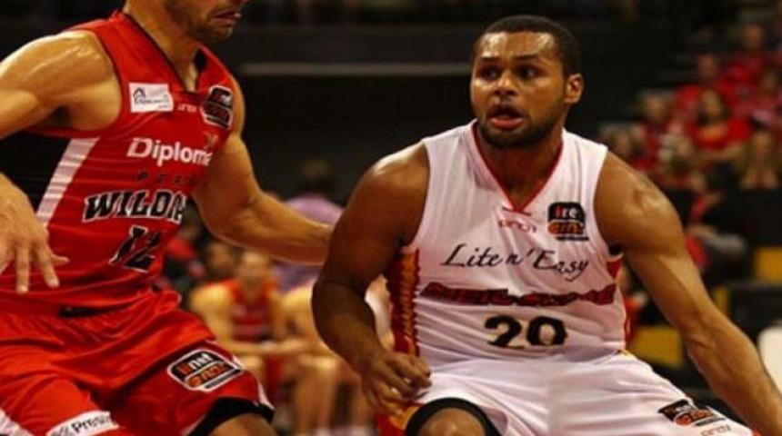 Mills, Fener'in g&uuml;ndeminde!