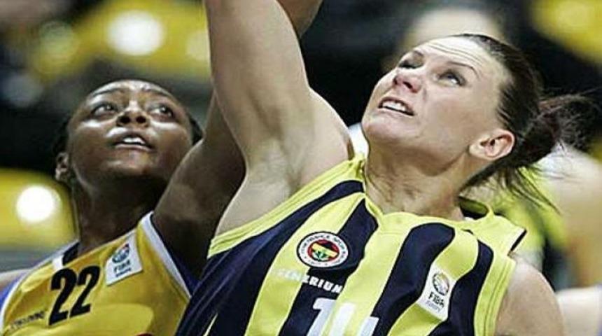 Penny Taylor ameliyat oldu!