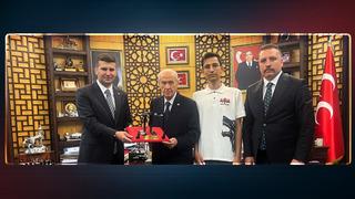 ABD'de Türkiye'yi temsil edecek! 'TÜRKHAN' MHP lideri Bahçeli’ye hediye edildi