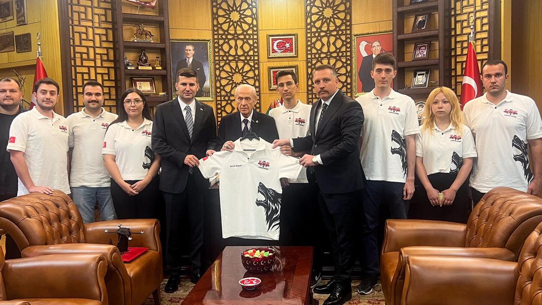 ABD de Türkiye yi temsil edecek!  TÜRKHAN  MHP lideri Bahçeli’ye hediye edildi 1