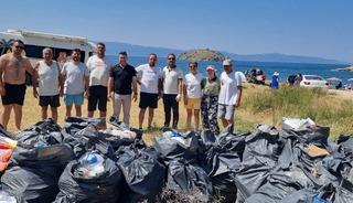 Kapıdağ Yarımadası Küçükova'da 80 torba çöp toplandı
