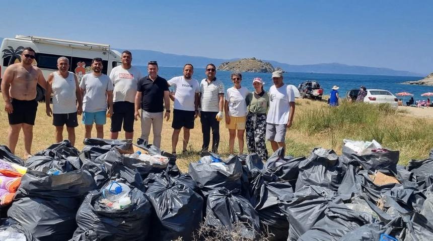 Kapıdağ Yarımadası Küçükova'da 80 torba çöp toplandı