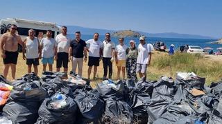 Kapıdağ Yarımadası Küçükova'da 80 torba çöp toplandı