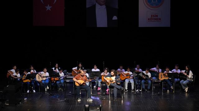 Maltepe'de geleceğin sanatçılarından yıl sonu gösterisi