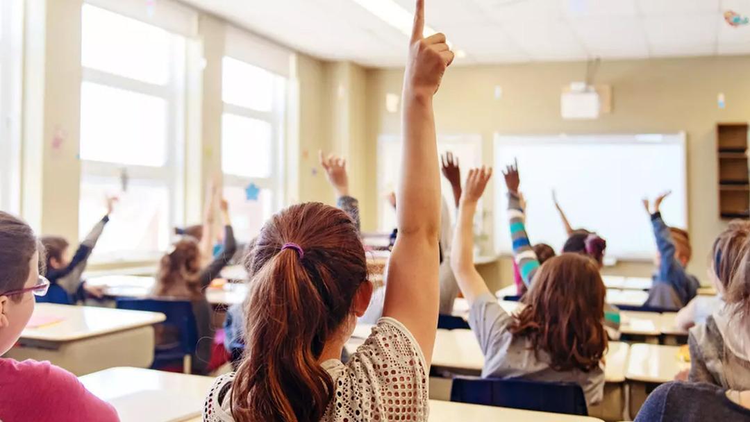 Türkiye de tartışma konusu olan  okul ücretleriyle  ilgili çarpıcı değerlendirme! "İngiltere de kraliyet ailesindeki çocuğun gittiği ücretten iki kat fazla" 2